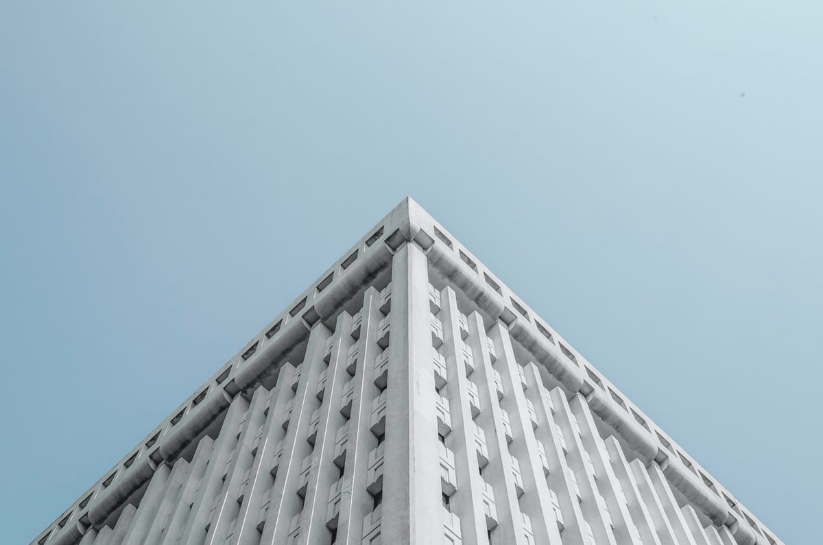 卷帘式空气过滤器与板式初效过滤器孰优孰劣,功能优缺点分析解剖